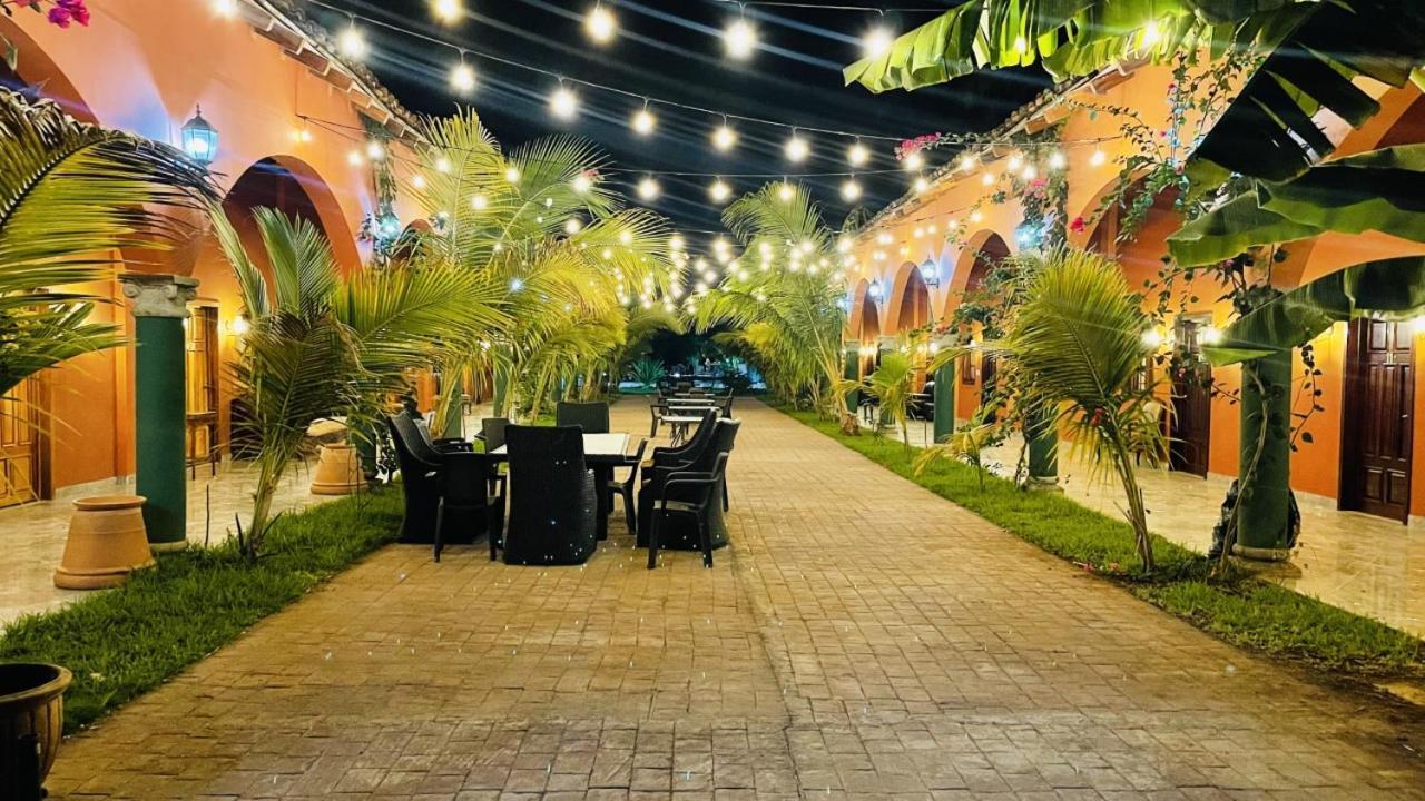 Sambo Mambo Beach Hotel エル・クコ エクステリア 写真