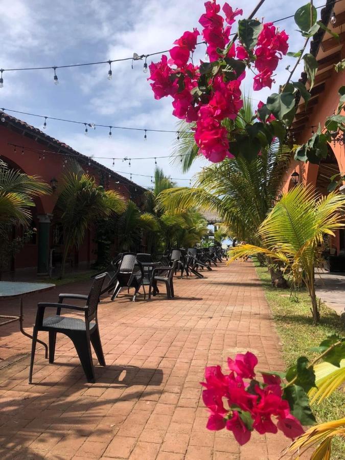 Sambo Mambo Beach Hotel エル・クコ エクステリア 写真